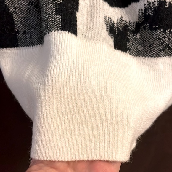 Turtleneck leopard Print Thick & Warm Rib Knit Cuffs Soft Sweater - Picture 6 of 6